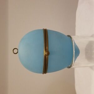 VINTAGE GLASS ROBINS EGG BLUE BOX